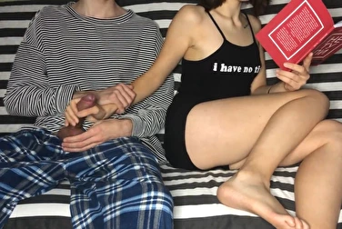 女朋友又想放我鸽子了--至少给我打打飞机吧，婊子