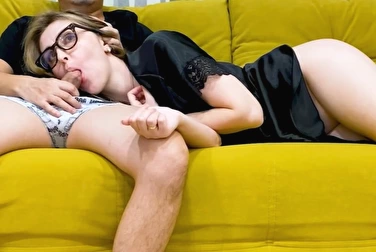 我的儿子把他的小弟弟放在我的嘴里，如果我不吸吮它，我还算什么母亲？