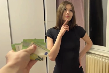 我是一个害羞的女孩，但为了钱，我准备好了很多 - 吸吮和性交