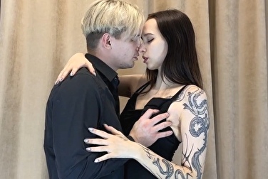 现在我要去看看她是怎么吸的。