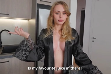 我不是在暗示什么，但你什么时候去操你继母的奶子？