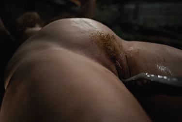 格鲁特就是这样出生的？他们给她灌了精子，现在她怀孕了。