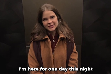 我没有在电梯里上她，但我在房间里上了她 😈