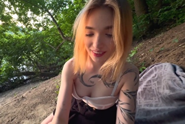 你想在公共场合做爱 👀 好吧，我会在一个好地方和你做爱。