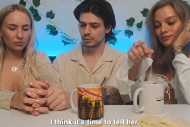 所以我是养女？这样我就可以每晚和继父上床了