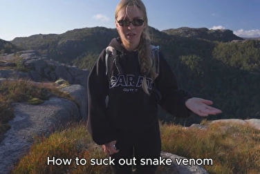 操，我在树林里给陌生人吹箫（他需要口交）