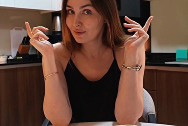 你会忍住吗？😳 父亲在钓鱼，继母要求操她
