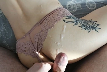 以为自己在做梦，但醒来后发现屁股上有真正的精液
