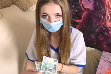 护士说我是阴户，但她还是脱了衣服