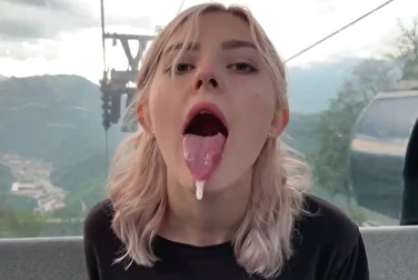 在索契乘坐缆车，嘴里不含精液是很无聊的!